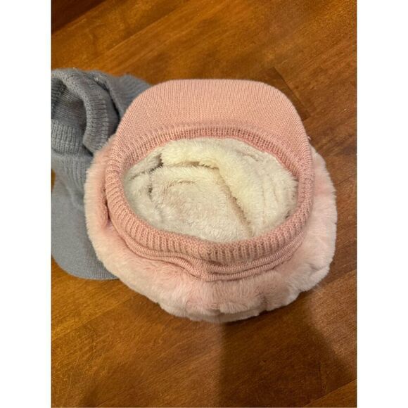 Woman’s never worn winter hat bundle - Picture 5 of 10